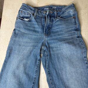 Old Navy Women's Light Blue Straight Leg Jeans